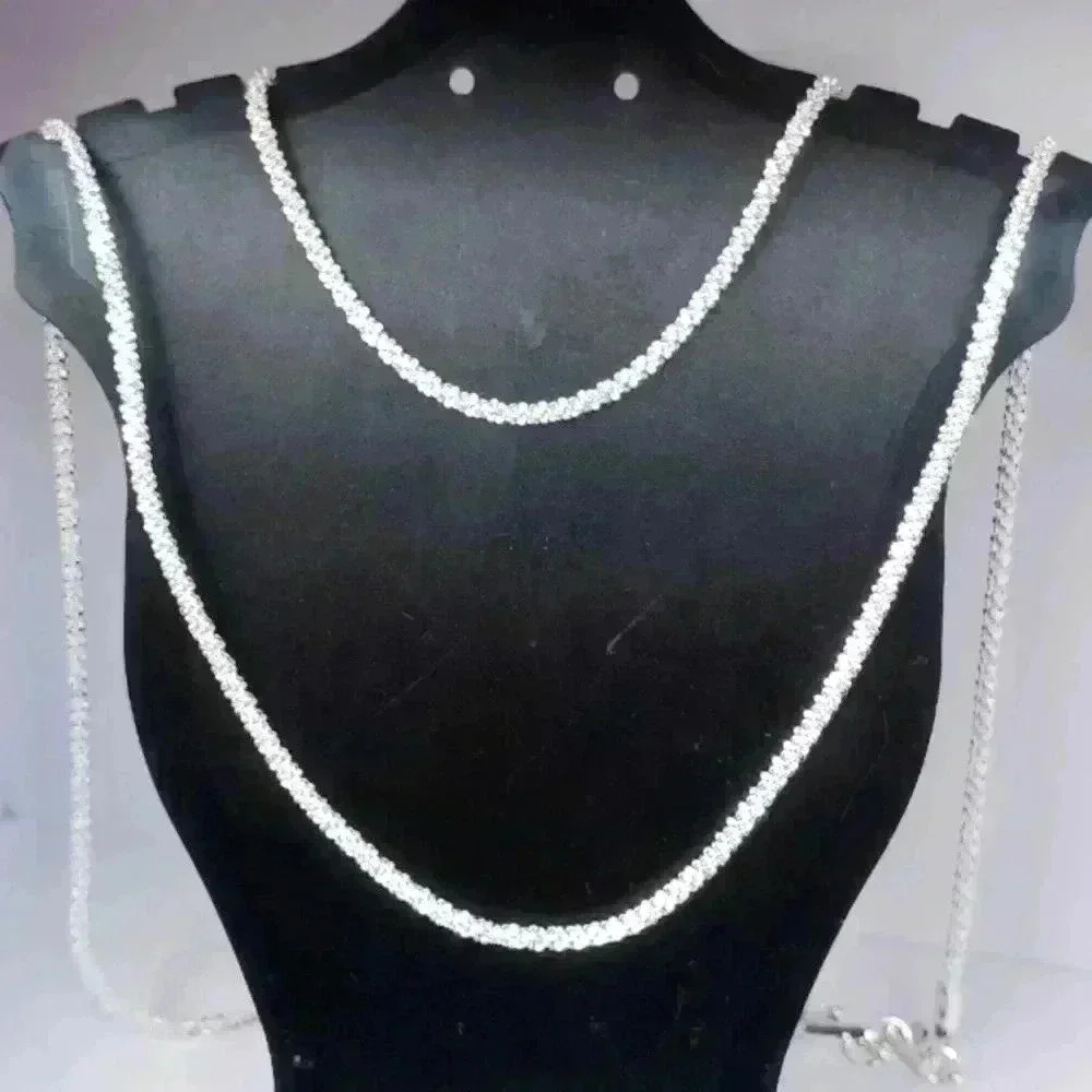 Beautiful Necklace and Bracelet Set - Picture 2 of 5